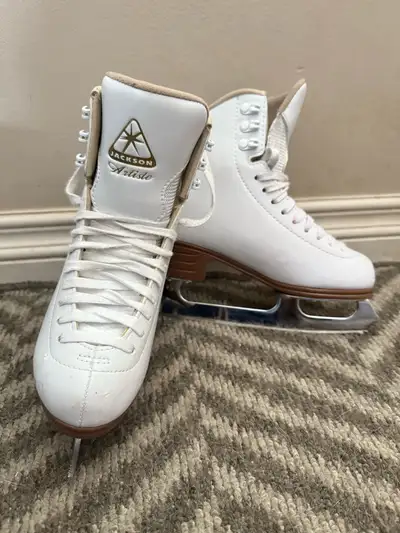 Figure Skates Jackson Artiste, size 2, View more