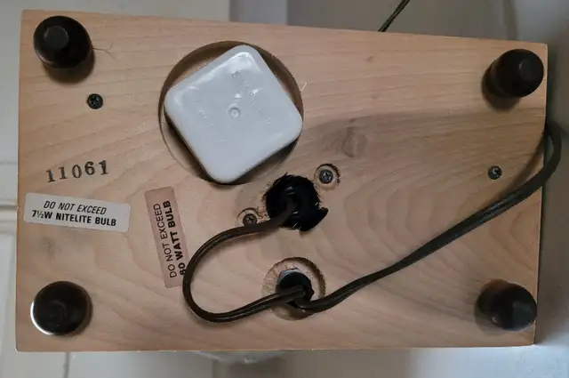 Vintage Wood Circus Figures Wind-up Musical Nursery Lamp in Arts & Collectibles in Oshawa / Durham Region - Image 8