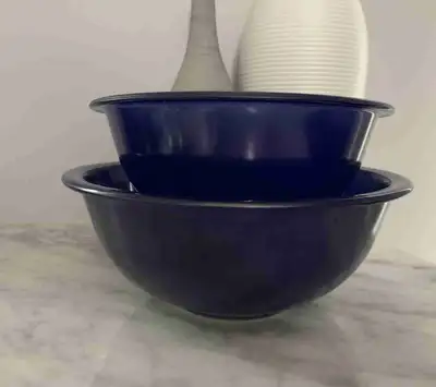 Set of two PYREX mixing bowls. Cobalt blue with clear bottom - 323 and 325. Great condition, a few s...