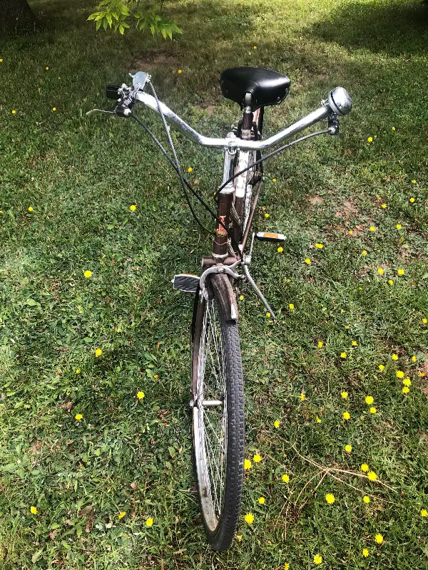 VINTAGE WOMENS BICYCLE in Cruiser, Commuter & Hybrid in Moncton - Image 4