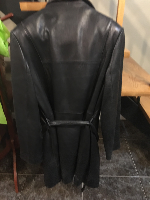 Daniel Leather jacket dans Femmes - Hauts et vêtements d'extérieur  à Ville de Montréal - Image 3
