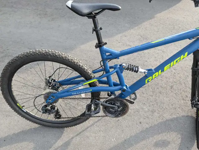 Raleigh Transfer 27.5" Mountain Bike in Mountain in Ottawa - Image 4