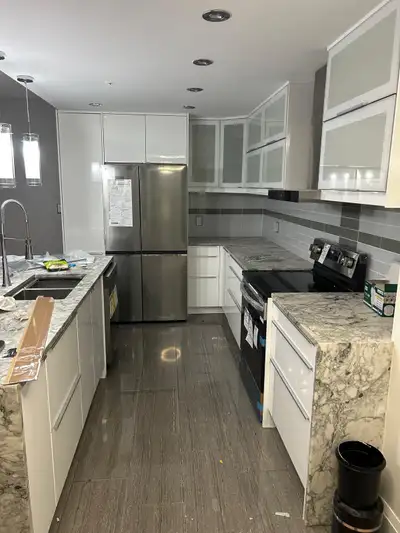 2 bedroom unit on ocean front view. Fully renovated with brand new appliances. Both water and hot wa...