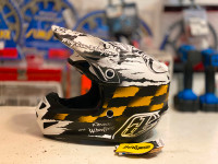 Brand new Troy Lee Designs SE4 Polyacrylite MIPS Helmet