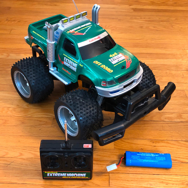 Radio Shack Extreme Machine 4x4 in Toys & Games in Kitchener / Waterloo