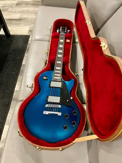 120th Studio PRO Gibson, View more