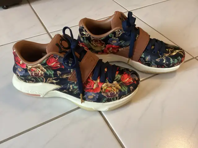 Nike Zoom KD 7 EXT QS Floral - size 7.5 in Men's Shoes in Oshawa / Durham Region - Image 2