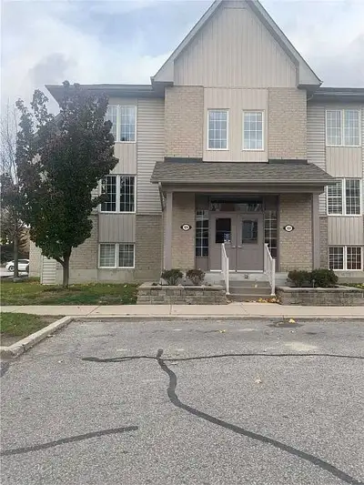 3 BEDROOM TOWNHOUSE CONDO FOR RENT IN WHITBY!! $2700/monthly Available from June 26th, 2025 2 bathro...