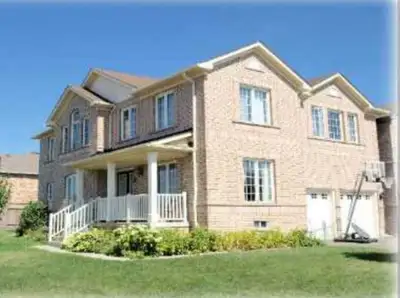 Main floor for rent in a beautiful 4 bedroom home in Brampton, Ontario. Close to amenities. Beautifu...