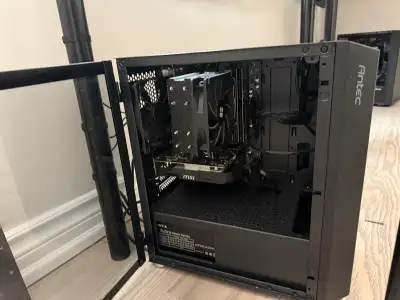 Good machine, selling because I’m moving. Can play some light games. 23.8” Full HD 100hz Freesync Ry...