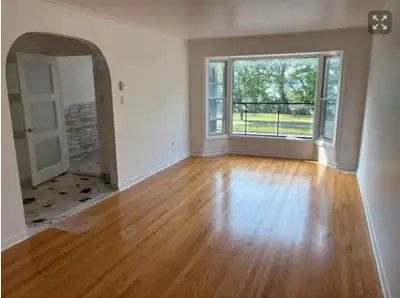 7.5 - WATERFRONT- MAIN Floor Duplex LaSalle, Amazing