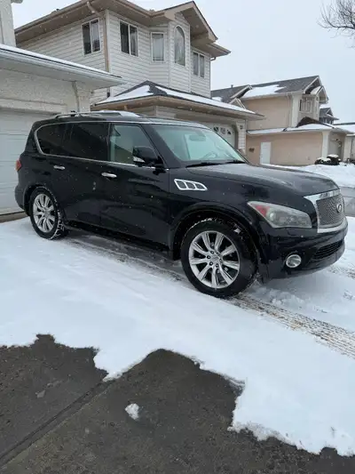 2011 Infiniti QX56, 8 passenger, beige interior, Bluetooth, Navigation, A/C