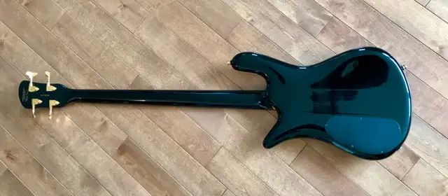 SPECTOR EURO 4 STRING SOLID MAPLE BASS + CASE in Guitars in Bedford - Image 6