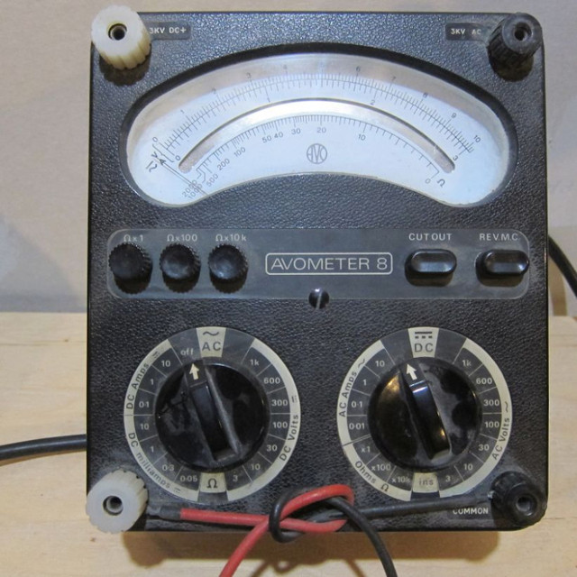 Multimeter - Avometer Model 8 Mk 5 - Works Well in General Electronics in Ottawa