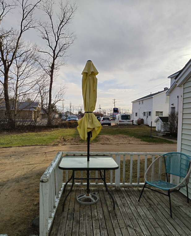 Patio Table + Umbrella Great condition Patio & Garden Furniture