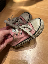 Pink converse (little kid 8)