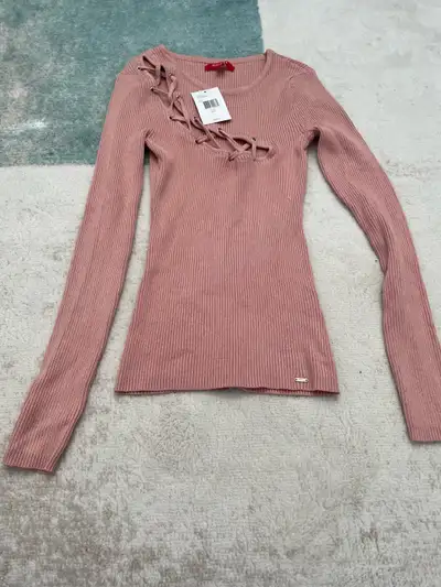 NWT women’s guess shirt size small, View more