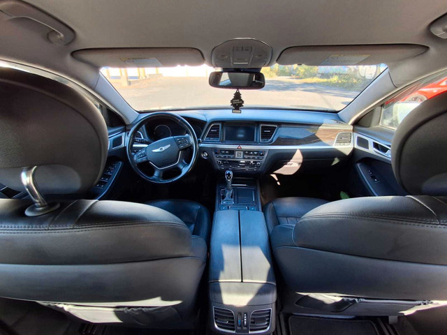 2015 Genesis 3.8 V6 AWD Luxury Sedan dans Autos et camions  à Ville de Montréal - Image 4
