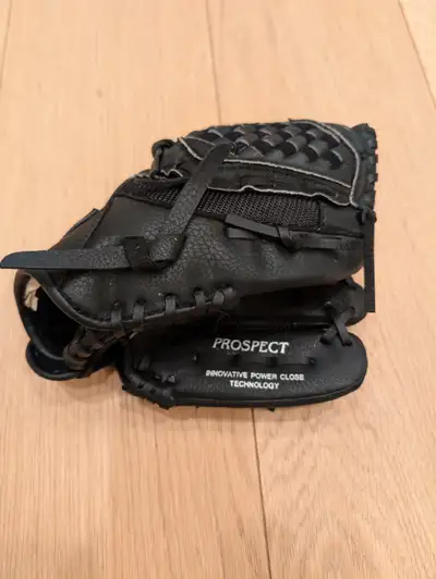 Kids / Youth Mizuno baseball glove 10 inch, View more