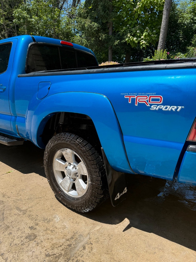 Toyota Tacoma 2010 in Cars & Trucks in Kitchener / Waterloo - Image 3