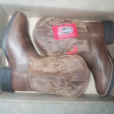 Justin cowboy boots , View more
