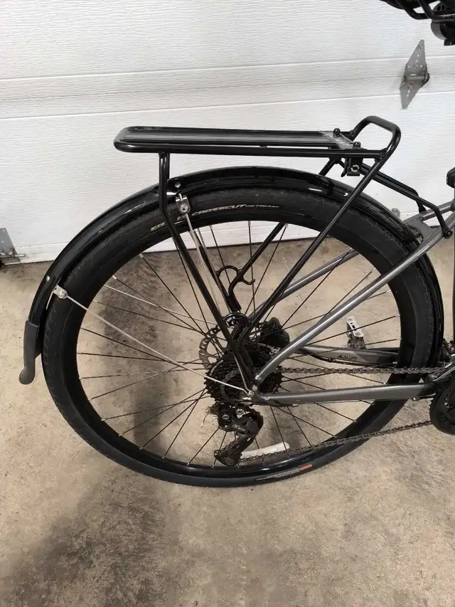 Vélo Hybride Giant Scape Disc 1 Hybrid Bicycle, Taille/Size S in Road in City of Montréal - Image 7