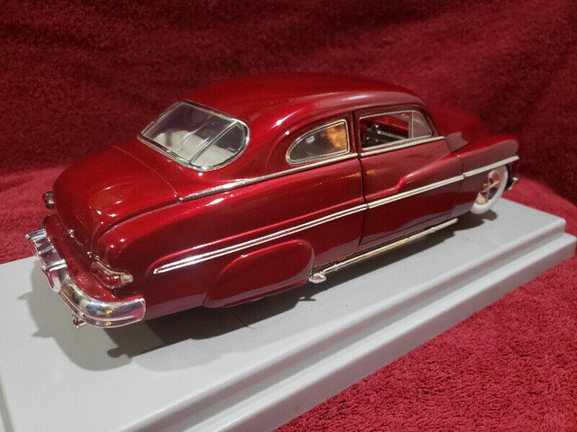 Ertl American Muscle ‘49 Mercury Lead Sled Candy Apple Red in Toys & Games in Sarnia - Image 4