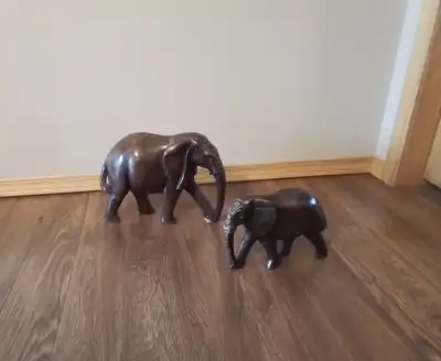 Elephant Statues   (excellent), View more