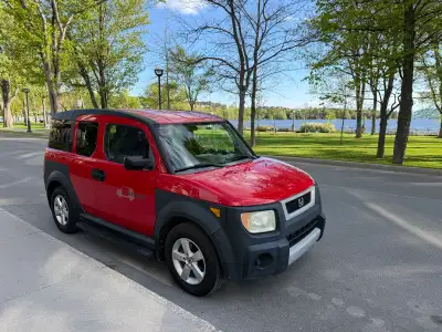 3200$ discutable en personne Honda Element 2005 -Moteur 4 cylindres 2,4L -Transmission manuelle 5 vi...