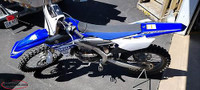 Yamaha YZ 450 dirt bike
