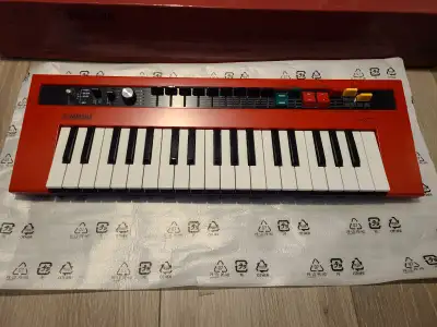 This Yamaha Reface YC combo organ is in like-new condition and comes complete with its original box,...