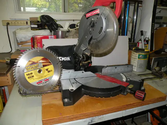 Craftsman 10inch Compound Miter Saw. Mod: 137.295550. in Power Tools in Red Deer - Image 3