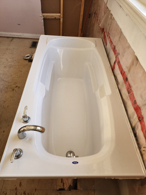 1 Bath tub, 7 sinks, 7 faucets, dozens of cabinets, in Plumbing, Sinks, Toilets & Showers in Mississauga / Peel Region - Image 2