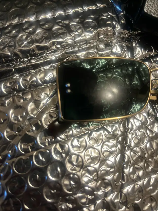 British Columbia Sale, Burberry Aviator Frame Sunglasses, Gold in Women's - Bags & Wallets in Revelstoke - Image 8