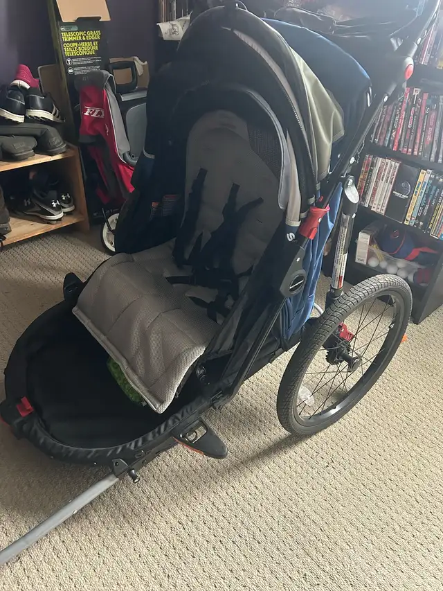 Schwinn bike trailer in Strollers, Carriers & Car Seats in Mississauga / Peel Region - Image 3
