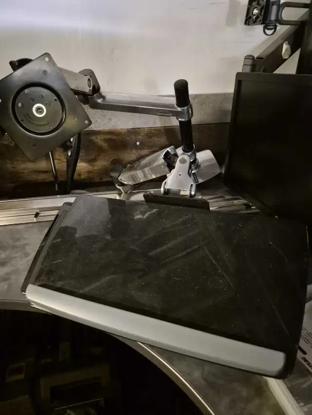 monitor arm in Monitors in Oshawa / Durham Region - Image 3