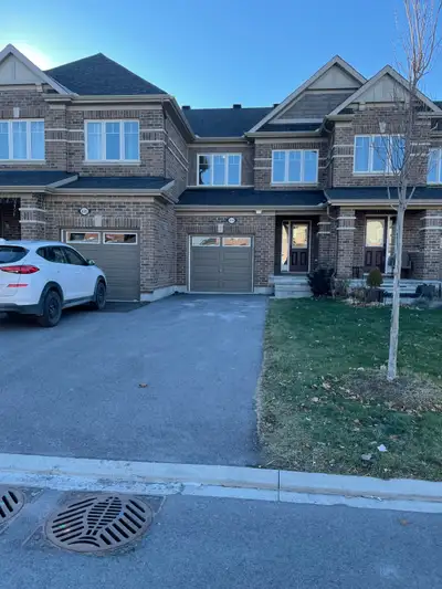LUXURY, TWO-STOREY TOWNHOME IN UPSCALE STITTSVILLE! AVAILABLE DEC 1 2026 Mattamy’s popular New Edinb...