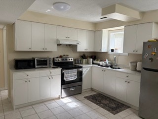 Quiet, cozy unfurnished Basement Suite for Rent 2
