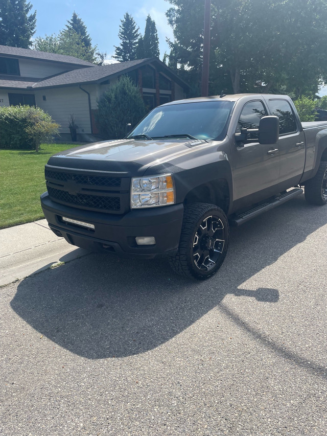 Gorgeous very well maintained Chevy in Cars & Trucks in Calgary - Image 4