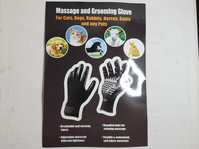 Massage and Grooming Glove for pets brand new/gants pour animaux dans Autre  à Ouest de l’Île - Image 2
