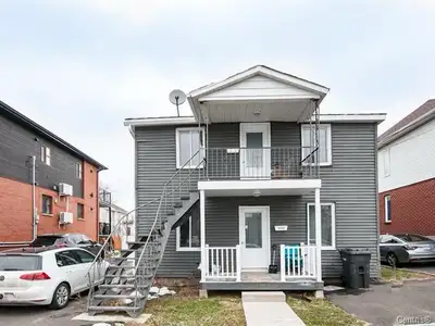 LIBRE IMMÉDIATEMENT!  4 1/2 à louer dans le vieux Longueuil