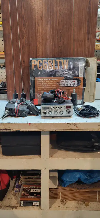 unlden pro520XL and uniden bearcat pc68LTW c/w mics and antennas