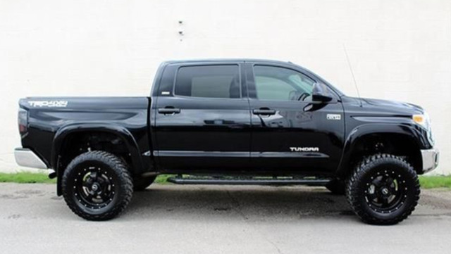 Sweet deal! 2015 Toyota Tundra TRD, 4X4 with lift, LOW KMS!! in Cars & Trucks in Edmonton