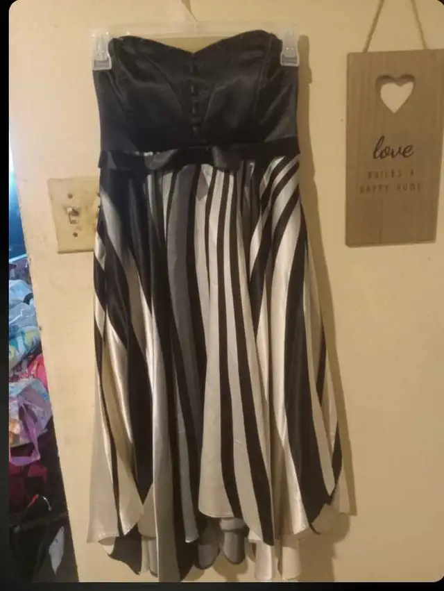 Strapless mini dress. Used 1 time! (Size: XS)62863730263427123