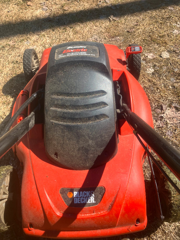 Electric Lawn Mower and extension code in Lawnmowers & Leaf Blowers in Muskoka - Image 2