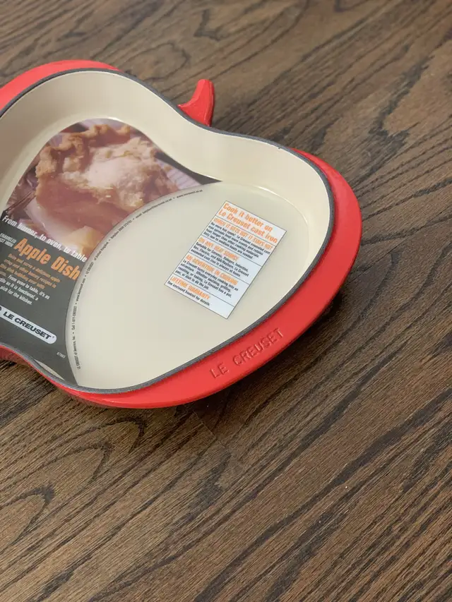 Like New Le Creuset Cerise Red Cast Iron Apple Dish in Kitchen & Dining Wares in City of Toronto - Image 5