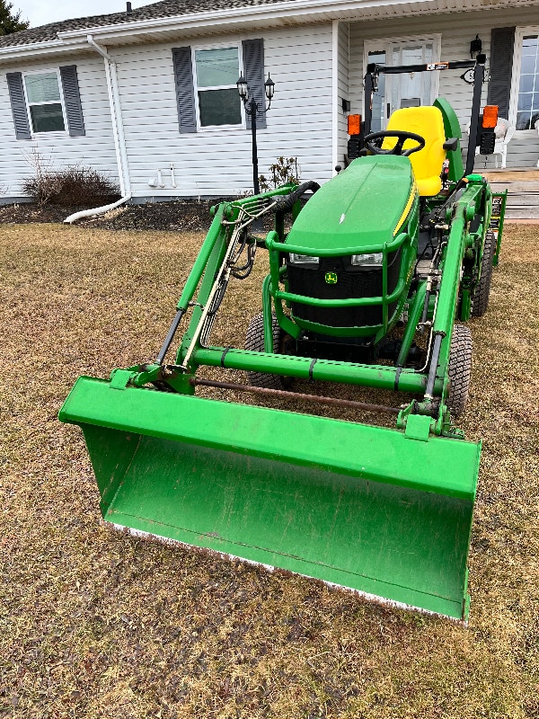 John Deere 25 HP Tractor & Blower Farming Equipment Summerside Kijiji