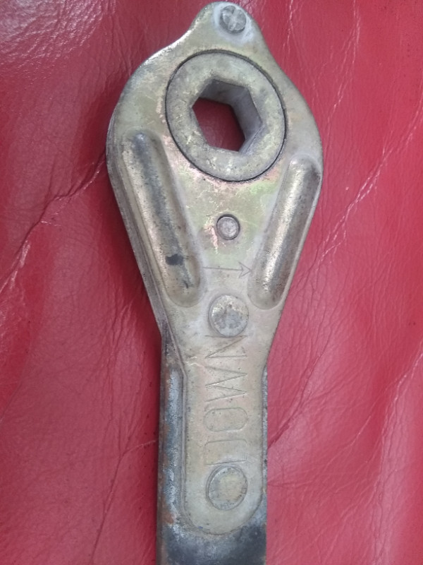 Vintage Ratchet Wrench for Jack - fits 5/8" hex head. Pick up ne in Other Parts & Accessories in Edmonton - Image 3