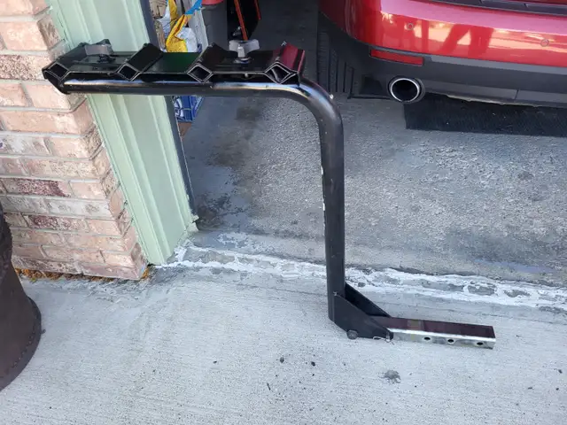 BIKE CARRIER, 4 BIKE SPORT RACK,HITCH MOUNT in Road in Calgary - Image 4