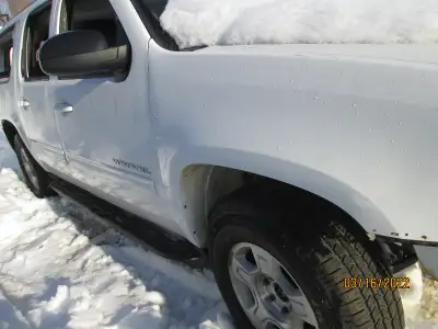 2011 YUKON XL 4X4 PARTS FOR SALE $100.00 & UP.